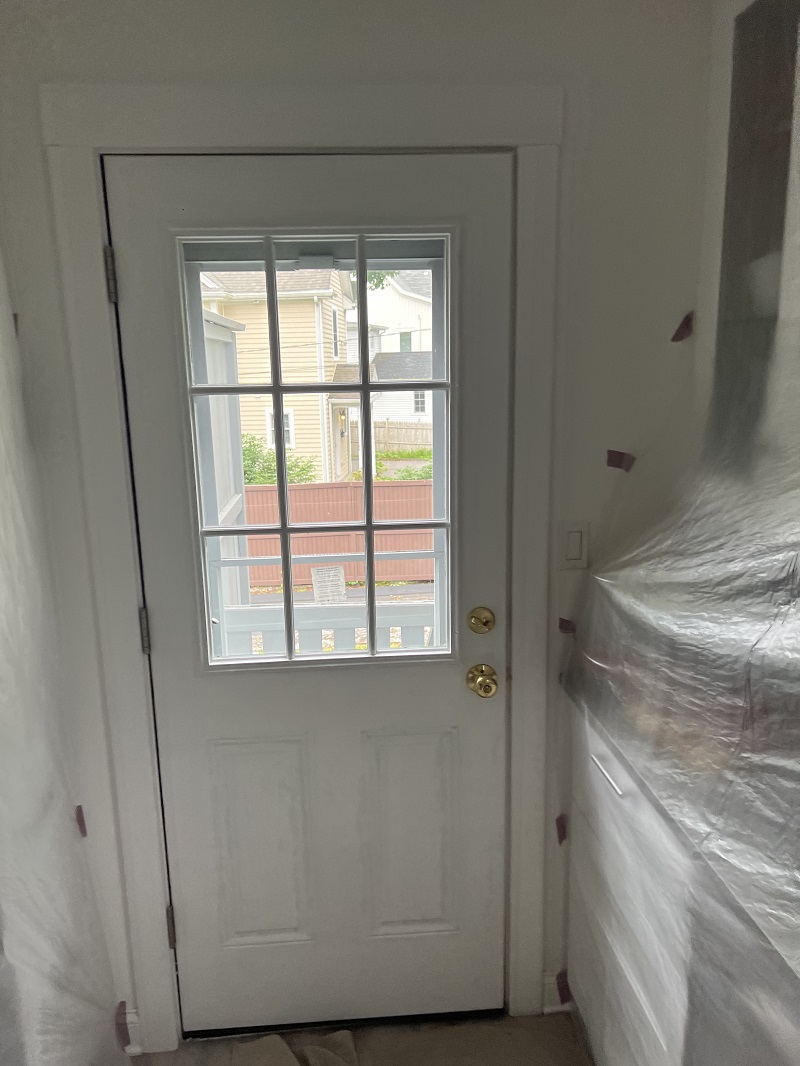 Leaky door